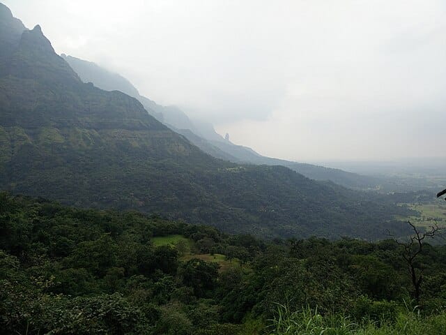 Malshej ghat महाराष्ट्रातील पावसाळी पर्यटनस्थळं