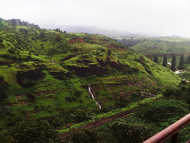 Manas_Resort,_Igatpuri_-_panoramio