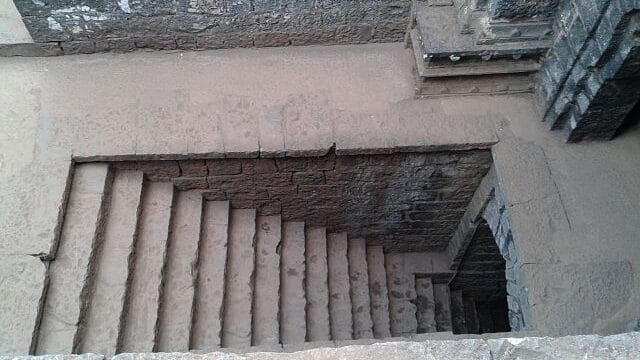 Panhala_fort_staircase